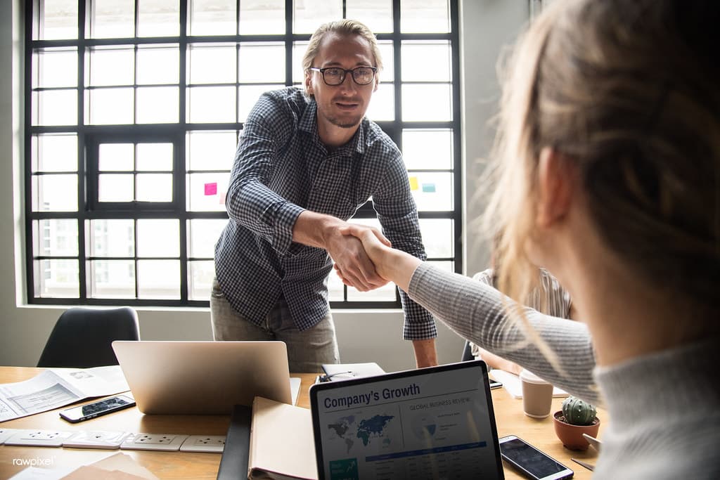 كيف تبني الثقة مع عملائك العقاريين